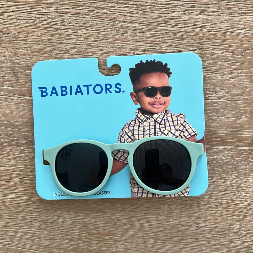 Babiators Mint Green Classic Keyhole Round Shape Sunglasses Ages 0-2 3-5 years